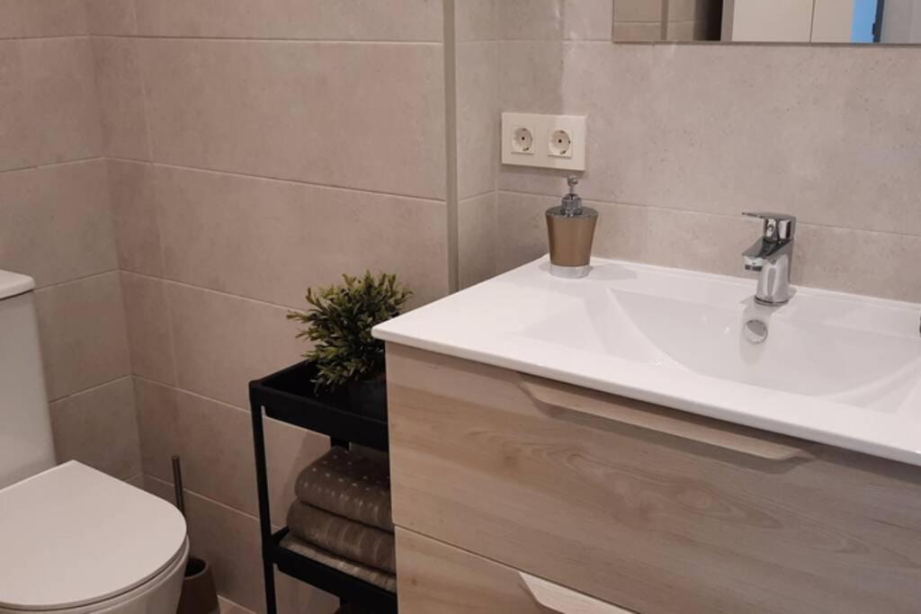 Apartamentos Milan 2 Oviedo Eksteriør billede