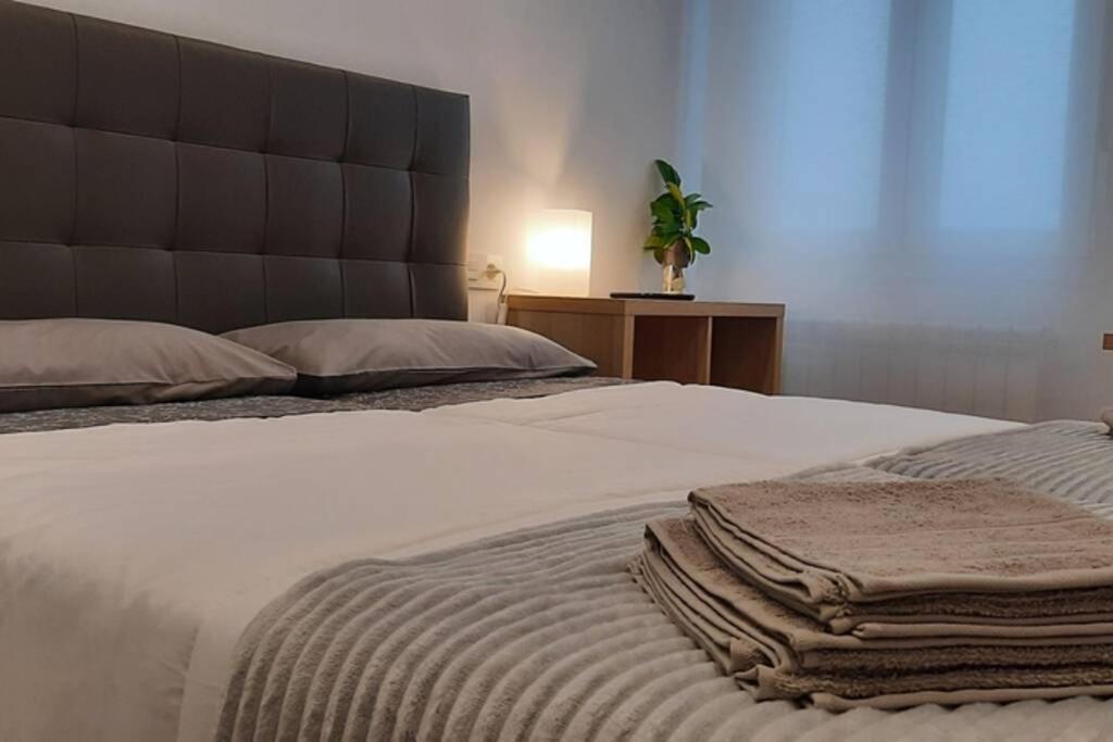 Apartamentos Milan 2 Oviedo Eksteriør billede