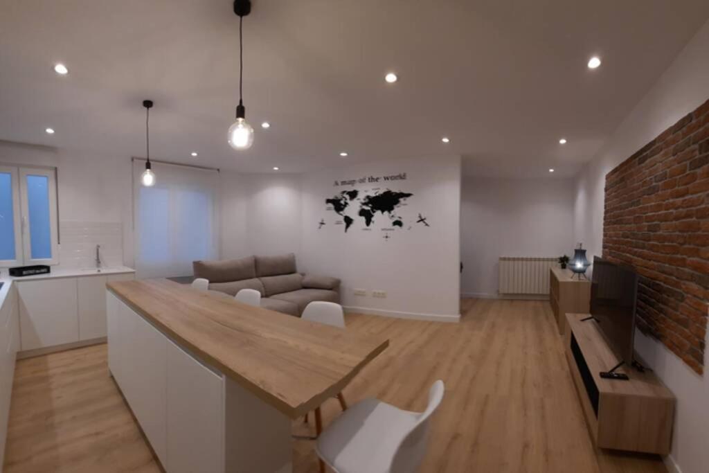 Apartamentos Milan 2 Oviedo Eksteriør billede