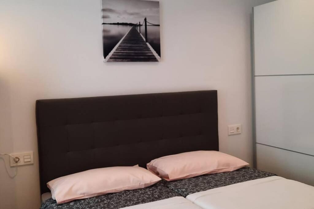 Apartamentos Milan 2 Oviedo Eksteriør billede