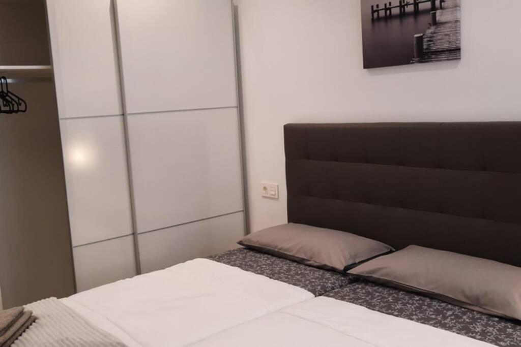 Apartamentos Milan 2 Oviedo Eksteriør billede
