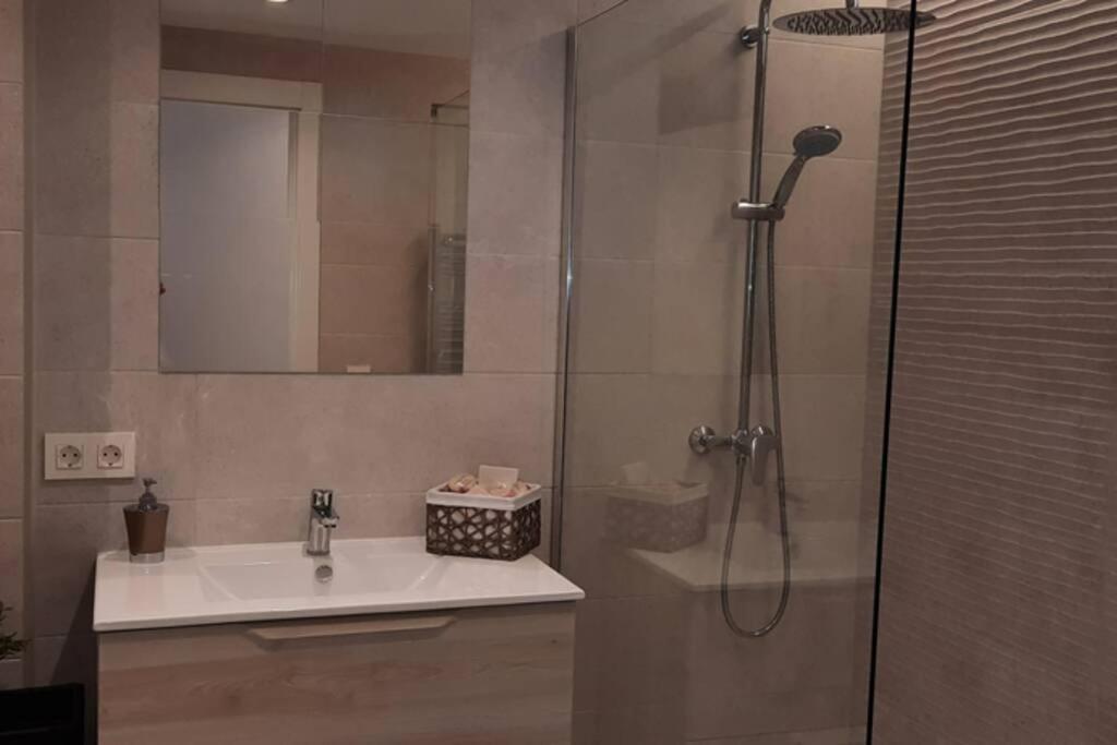 Apartamentos Milan 2 Oviedo Eksteriør billede